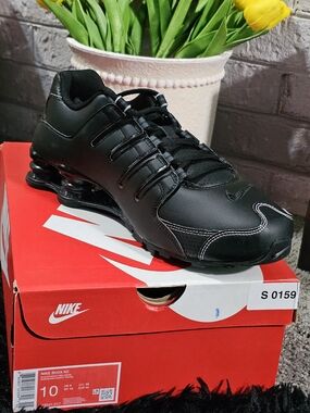 Nike Men’s Black Shox NZ Athletic Sneakers